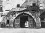 Portal w podwrzu - zdjcie z okoo 1921 roku